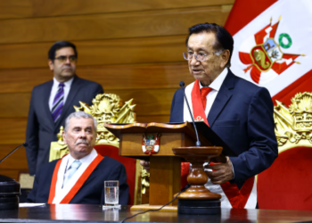 José María Balcázar es el nuevo presidente de Perú tras la censura de José Jerí: así fue la votación en el Congreso