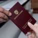 Petro presentó el nuevo pasaporte colombiano que comenzará a expedirse en abril de 2026: estos son los puntos para el trámite