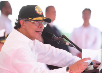 Petro planteó que los soldados sean testigos electorales: “Los votos se cuidan” El presidente ha estado advirtiendo sobre un posible fraude electoral en los comicios