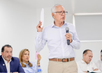 Estas son las investigaciones que enfrenta el ministro de Salud, Guillermo Alfonso Jaramillo: lo acusan de nepotismo y gestión irregular