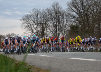 Etapa 2 de la París – Niza – EN VIVO: la carrera atraviesa la mitad del recorrido, siga aquí a los ciclistas colombianos en competencia
