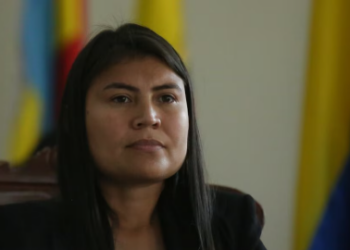 Congresista Karen Manrique se entregó a las autoridades, pero su captura aún no se concreta: “Todo fue legal”, aseguró su abogado