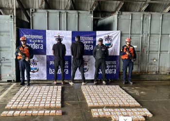 Armada de Colombia incautó más de 50 millones de dólares en coca en el Pacífico: así interceptaron las dos embarcaciones que llevaban la droga