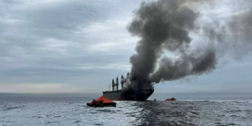 Trump construye una alianza naval para enfrentar a Irán en Ormuz, pero no descarta una acción terrestre para garantizar la provisión de petróleo