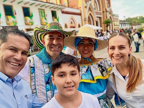La familia motor de esta campaña a la cámara ! Gracias Risaralda !
