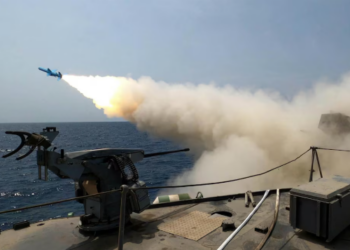 Estados Unidos e Irán se aprestan a librar la Batalla de Ormuz si fracasan las negociaciones diplomáticas para acordar un cese del fuego