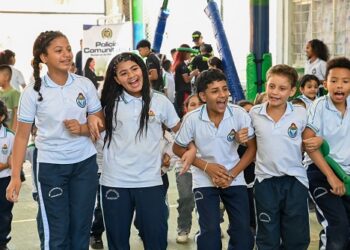 EL MES DE LA NIÑEZ SE CELEBRÓ EN GRANDE EN LA IE LENINGRADO DE CUBA