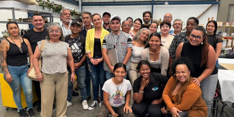 PARTICIPANTES DE PEREIRA DE COSECHA SE CAPACITAN EN MANIPULACIÓN DE ALIMENTOS