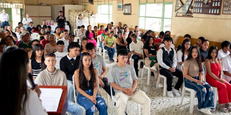 Jóvenes rurales de Quinchía culminaron formación técnica, apoyados por los sectores público y privado