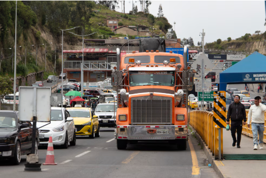 Gobierno Petro negó que retiro de aranceles por parte de Ecuador haya sido por reunión entre Abelardo de la Espriella y Daniel Noboa