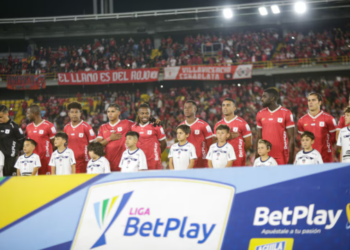 Barra del América increpó y golpeó a jugadores en la sede del club tras la eliminación ante Santa Fe