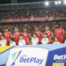 Barra del América increpó y golpeó a jugadores en la sede del club tras la eliminación ante Santa Fe