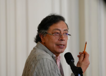 Gustavo Petro criticó al Banco de la República y pidió desvincular tasas de interés de créditos hipotecarios: “Ha sacrificado la vivienda”