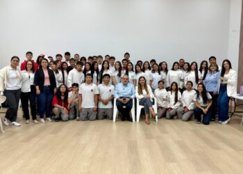 Jóvenes de Tribunas acercan su formación técnica al mundo empresarial