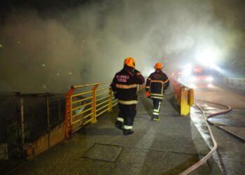 DIGER y Bomberos en primera línea de atención de la emergencia por incendio en La Alameda