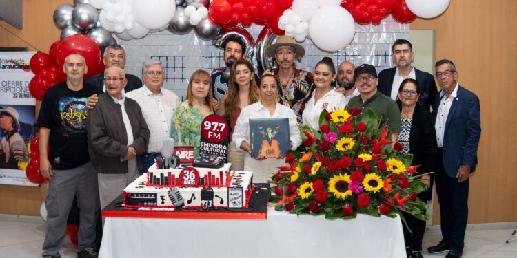 Por lo alto se celebraron los 36 años de la Emisora Cultural Remigio Antonio Cañarte