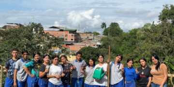 Estudiantes de La Palmilla transformaron su entorno con siembra de árboles