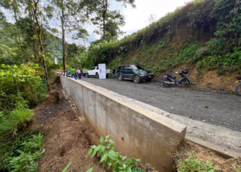 Gobernación de Risaralda recupera vía clave para campesinos de Santa Rosa de Cabal