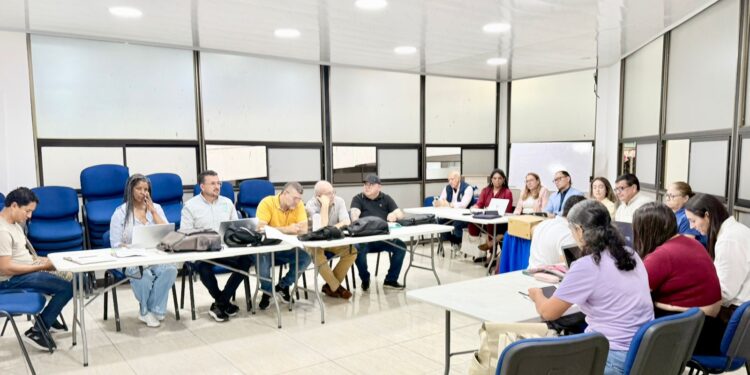 Inició mesa de negociación entre la Gobernación de Risaralda y sindicatos del sector educativo