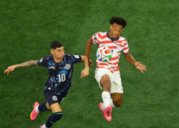 Estados Unidos se impone y golea a Paraguay 4-1 en su debut mundialista
