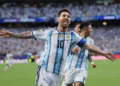 El gesto de Messi con una figura de Argelia que enterneció las redes sociales tras el triunfo de Argentina en el Mundial