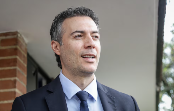 “Las EPS tendrán máximo ocho horas”: Daniel Quintero anuncia nuevas medidas obligatorias para garantizar atención médica a menores