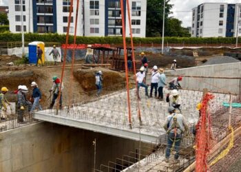 INICIÓ EL CIERRE DE LA CUBIERTA DEL PASO DEPRIMIDO EN LA INTERSECCIÓN CORALES