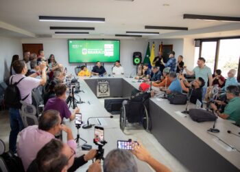 Gobernador de Risaralda condecoró al futbolista Juan Camilo ‘El Cucho’ Hernández con la Orden al Mérito Ciudadano