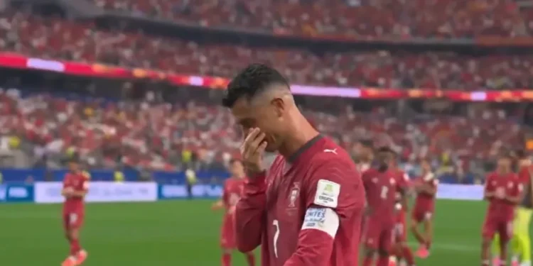 Así fue la reacción de Cristiano Ronaldo tras la derrota 1-0 con España y su eliminación del Mundial 2026: dejó el campo visiblemente afectado