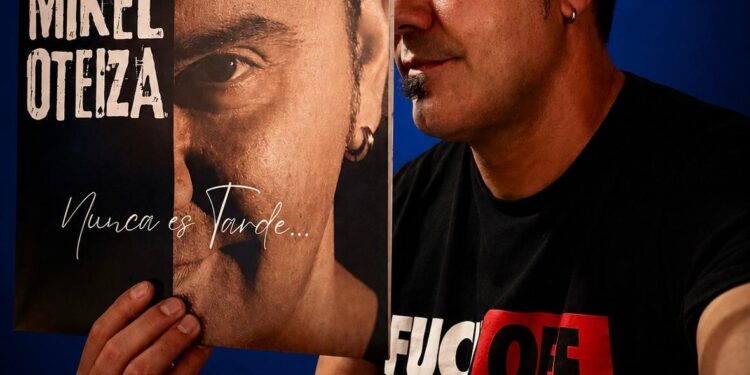Mikel Oteiza presenta Nunca es tarde, un álbum en vinilo que une optimismo, emoción, música y magia.