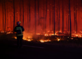 Los incendios forestales en Francia obligaron a más de 10.000 personas a evacuar el suroeste del país mientras el fuego se propaga