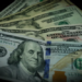 El peso colombiano le gana terreno al dólar estadounidense y llega a cifras que no se veían hace diez años: qué pasará al cierre de 2026
