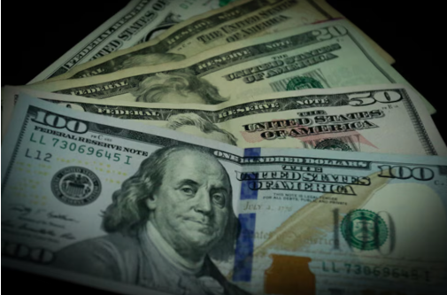 El peso colombiano le gana terreno al dólar estadounidense y llega a cifras que no se veían hace diez años: qué pasará al cierre de 2026