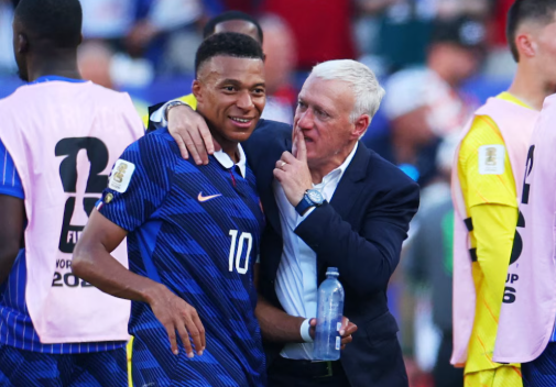 La estrategia del DT de Francia para proteger a Mbappé después de una reacción ante Paraguay que generó críticas en el Mundial