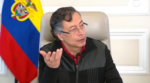 Gustavo Petro respondió a las críticas por no reconocer el mandato entrante de Abelardo de la Espriella: “Decir la verdad no desconoce la Constitución”