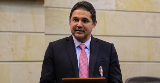 Honorio Henríquez promete garantías a todas las bancadas si llega a la Presidencia del Senado