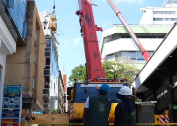 Gobernación de Risaralda acompañó el desmonte de antena de telecomunicaciones en el centro de Pereira