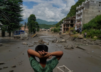 El derrumbe de un glaciar en el Himalaya ya dejó 584 muertos: se duplicaron los desaparecidos en Nepal