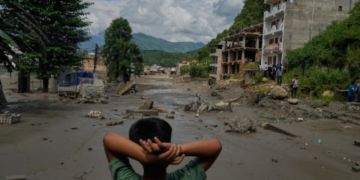El derrumbe de un glaciar en el Himalaya ya dejó 584 muertos: se duplicaron los desaparecidos en Nepal
