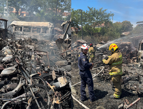 IRRESPONSABILIDAD QUE TERMINA EN EMERGENCIA: QUEMA PROHIBIDA PROVOCA INCENDIO EN PERLA DEL SUR