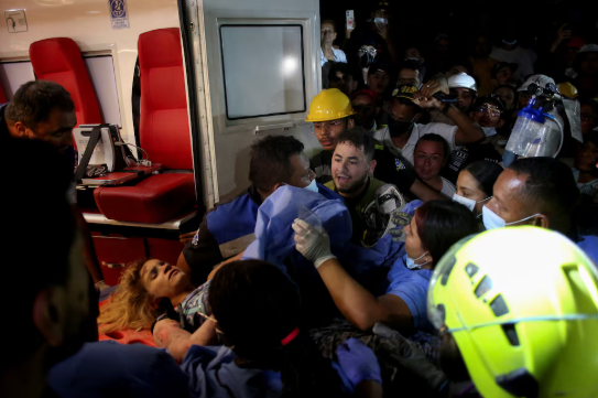 Otro milagro, rescataron con vida a Daniela Largo tras 36 horas bajo los escombros en Pereira después del terremoto de 7,4 en Colombia