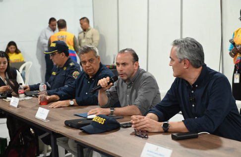 A pesar del cierre de la llamada “ventana de vida”, equipos de socorro continuarán buscando sobrevivientes del terremoto 48 horas mas: “Seguirán trabajando sin descanso”