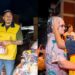 GOBERNADOR JUAN DIEGO PATIÑO Y PRIMERA DAMA DE RISARALDA CATALINA GIRALDO ENTREGAN AYUDAS HUMANITARIAS EN BARRIOS