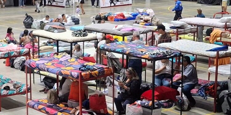 ALCALDÍA TRASLADÓ EL ALOJAMIENTO DEL PARQUE OLAYA BRINDANDO ATENCION A FAMILIAS DAMNIFICADAS
