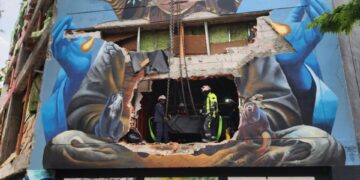 DEL CORAZÓN DEL TEATRO EMERGIÓ UN PIANO