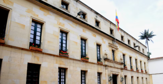 Procuraduría cuestiona 1.053 contratos de la Cancillería firmados antes de las restricciones de la Ley de Garantías