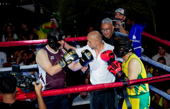 Alcalde y gobernador en Colombia dejaron las oficinas y se agarraron a golpes: así fue el encuentro en un ring de boxeo