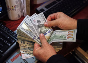Precio del dólar en Colombia: así es como se puede aprovechar lo barato que está para invertir en Estados Unidos o Panamá