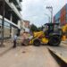 AVANZA LA RECOLECCIÓN DE ESCOMBROS EN EL CENTRO DE PEREIRA: LIBERAN TRAMO DE LA CARRERA OCTAVA