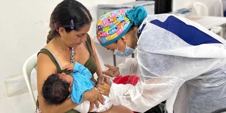 La jornada de vacunación llegó al barrio El Restrepo